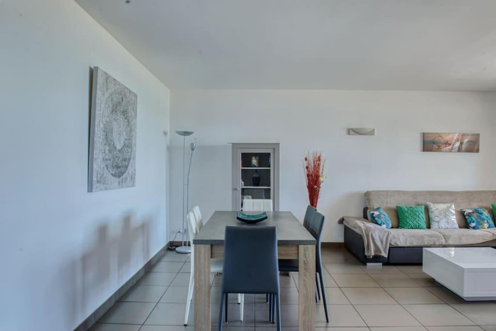 Superbe Appart/ 2ch / 4 Pers / Terrasse / Vue Appartement